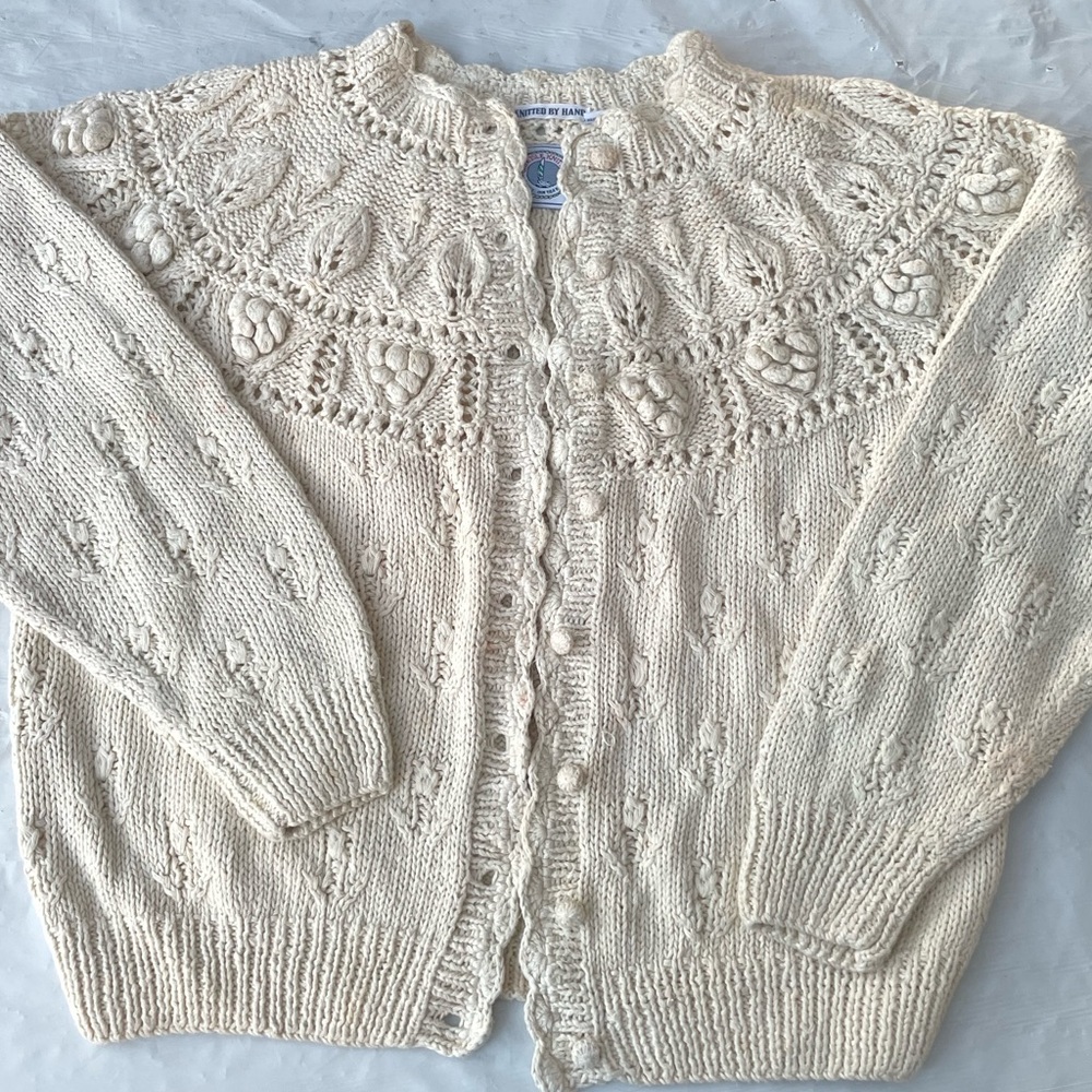 Elegant Cream Knit Cardigan